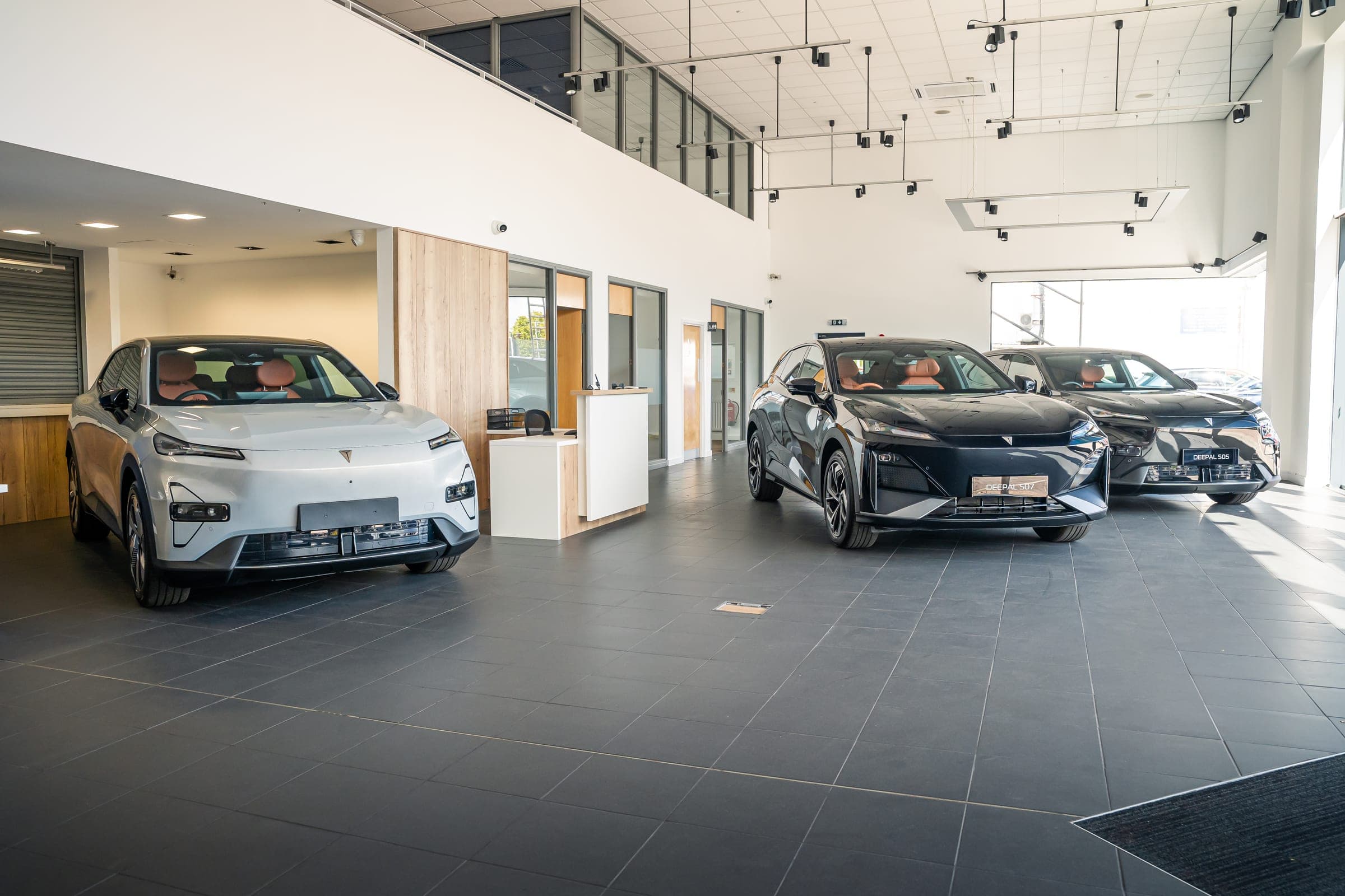 Changan Heathrow showroom with Deepal S07 models