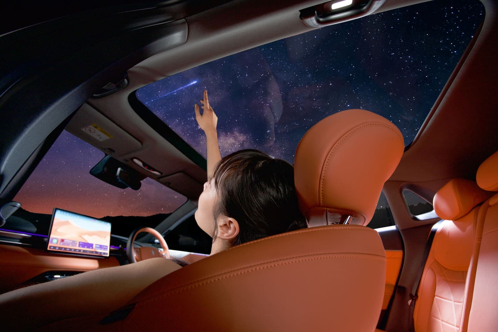 Deepal S05 panoramic roof from the inside