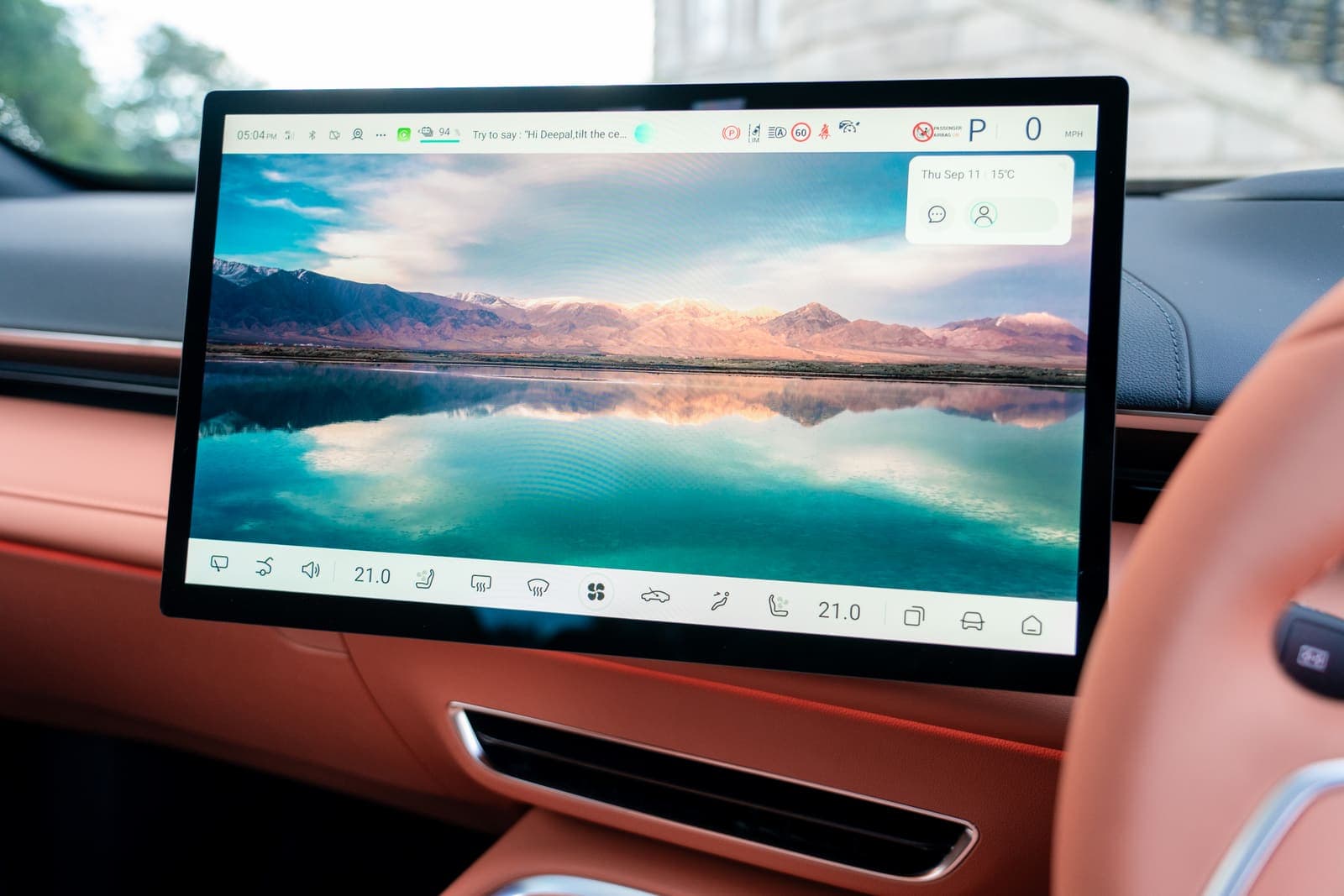 Deepal S07 15.6-inch Sunflower touchscreen