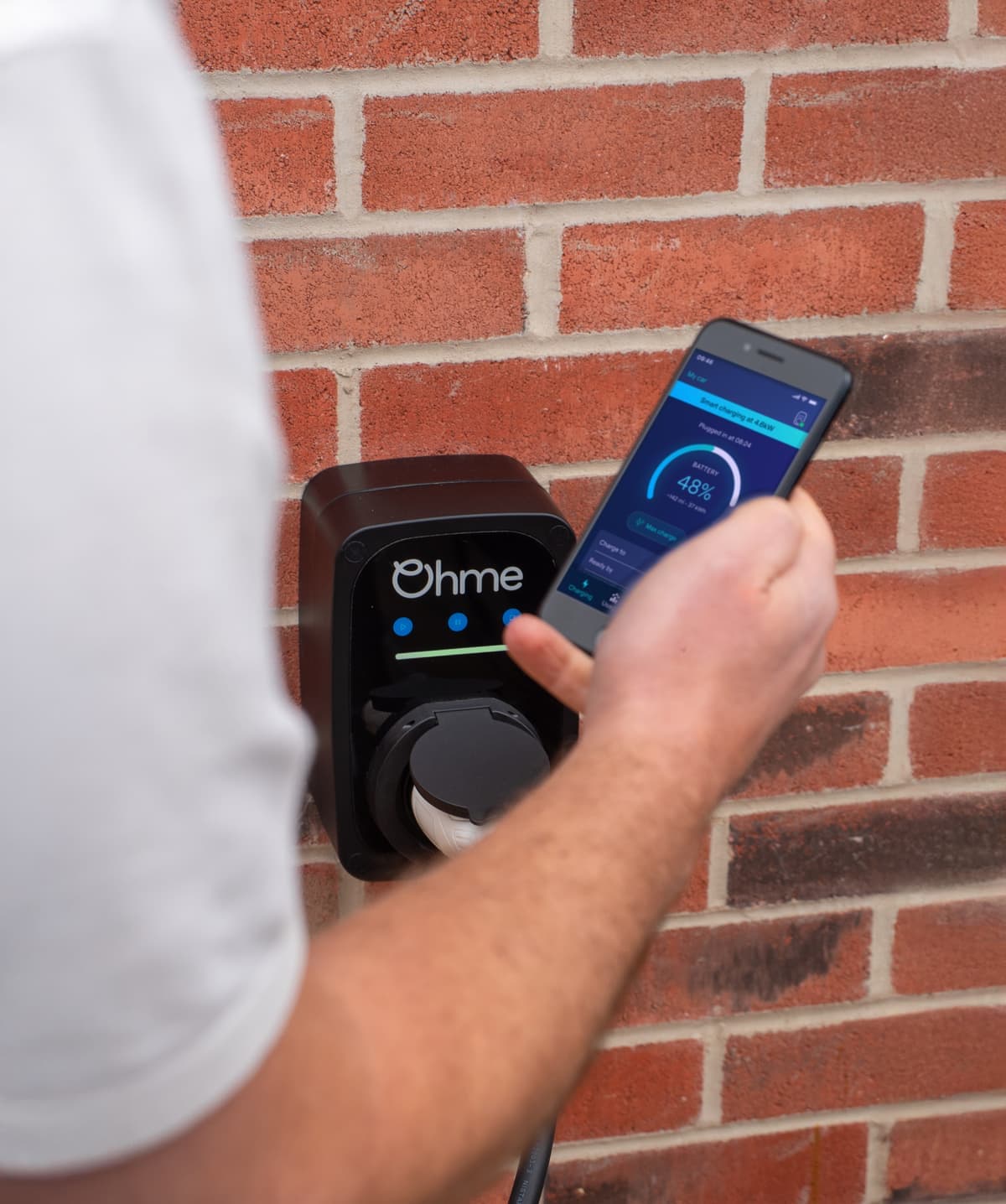 Controlling an Ohme charger from the Ohme smartphone app